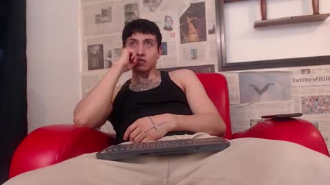 Snapshot of god_of_olympus1 chatting on 12/01/25, 09:31 steven online show from 12/01/25, 09:31