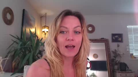 Alisha Dallas online show from 02/20/25, 10:48