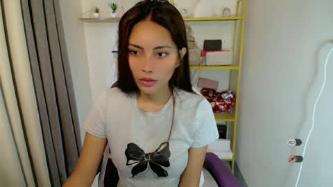 Snapshot of goddess_kendr chatting on 06/30/26, 12:11 kendra online show from 06/30/26, 12:11