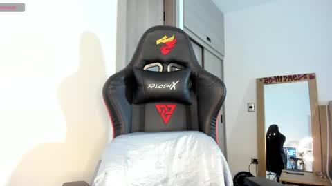 Snapshot of goddess_khaleesi chatting on 04/25/26, 11:35 Khaleesi online show from 04/25/26, 11:35