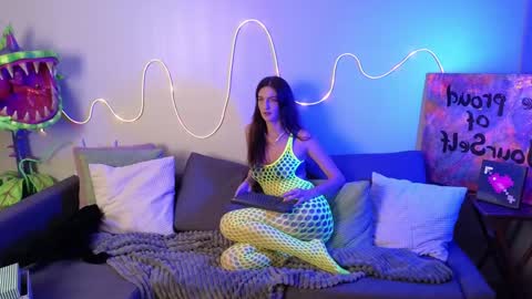 Snapshot of goddess_marylin chatting on 01/21/25, 10:08 330 UTC2 girls online show from 01/21/25, 10:08