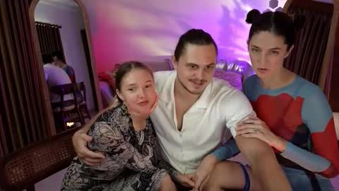   330 UTC2 girls   online show from 10/29/25, 03:42