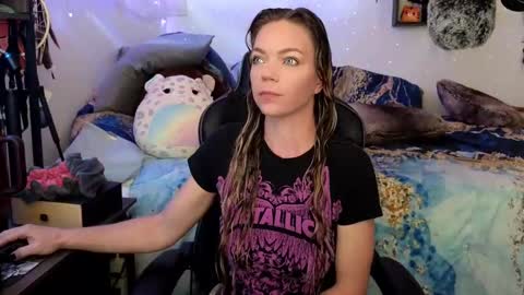 Patricia Mars           Goddess of Mars twitter thegoddessmindy online show from 03/04/25, 03:37