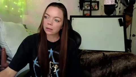 Snapshot of goddess_of_mars chatting on 03/24/26, 02:33 Patricia Mars Goddess of Mars twitter thegoddessmindy online show from 03/24/26, 02:33