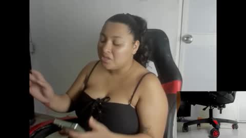 Snapshot of goddess_of_sissys chatting on 12/18/25, 08:04 goddess_of_sissys online show from 12/18/25, 08:04