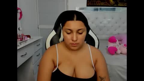 Snapshot of goddess_of_sissys chatting on 12/23/25, 05:16 goddess_of_sissys online show from 12/23/25, 05:16