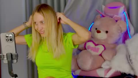 Katarina online show from 11/05/25, 11:21