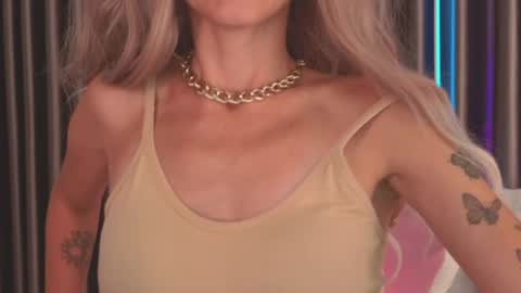 Snapshot of goddess_stars chatting on 04/29/26, 01:15 Katarina online show from 04/29/26, 01:15