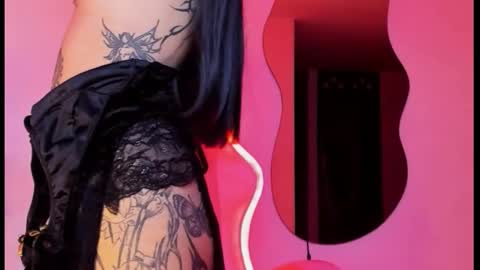 vee online show from 10/30/25, 01:51