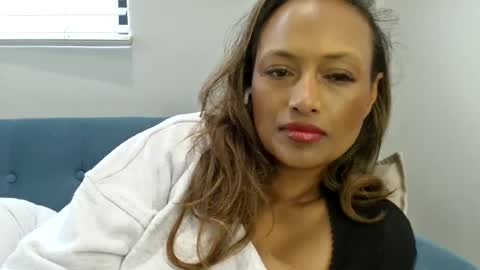 Snapshot of goddessalayna2424 chatting on 06/14/26, 02:19 goddessalayna2424 online show from 06/14/26, 02:19