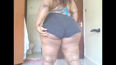 Snapshot of goddessebon chatting on 01/08/25, 08:27 shasha big online show from 01/08/25, 08:27