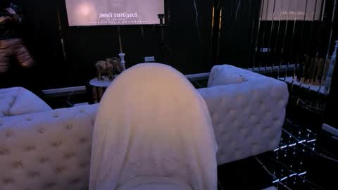 Snapshot of goddessforlife chatting on 02/17/26, 12:18 goddessforlife online show from 02/17/26, 12:18