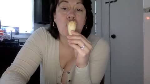 Snapshot of goddessjaylastar chatting on 12/22/25, 05:54 GoddessJayla Star online show from 12/22/25, 05:54