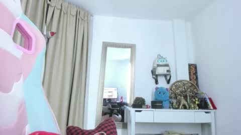 Goddess Jessica and slave Roger online show from 12/04/25, 05:28