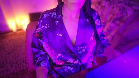 Snapshot of goddessmaenyc chatting on 11/26/25, 02:34 Goddess Mae NYC online show from 11/26/25, 02:34