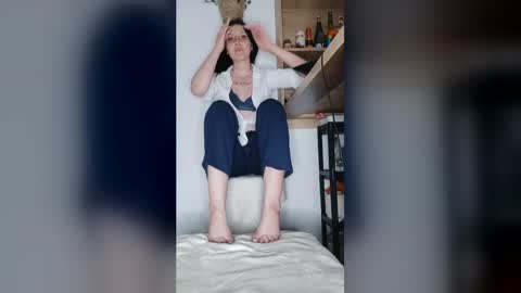 goddessmoon_ online show from 05/17/26, 07:32