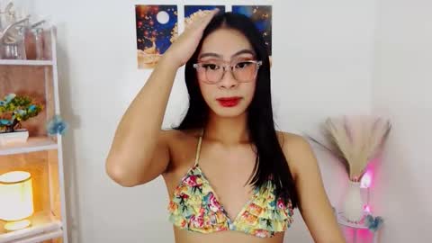 Snapshot of goddessnianxx chatting on 10/03/25, 09:39 Kyla and Nian online show from 10/03/25, 09:39