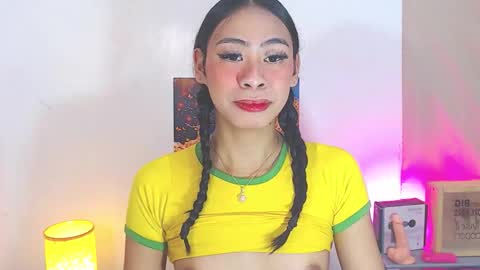 Snapshot of goddessnianxx chatting on 11/17/25, 07:58 Kyla and Nian online show from 11/17/25, 07:58