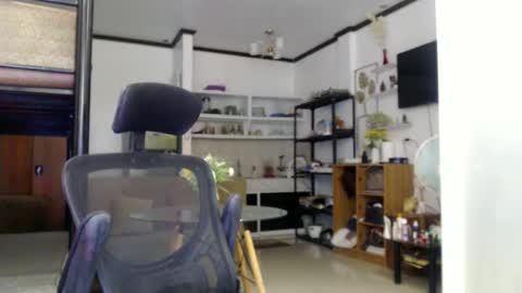 Snapshot of goddessofbigcock chatting on 01/17/25, 06:36 Eva online show from 01/17/25, 06:36