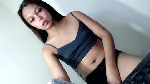 MISS LOVELY online show from 06/04/26, 01:39
