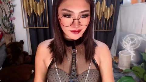 Snapshot of goddessquinnie chatting on 03/10/25, 12:18 quinnie online show from 03/10/25, 12:18