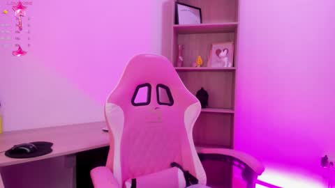 gold__queen online show from 12/18/24, 03:26