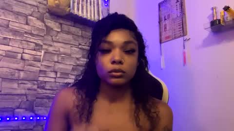 Snapshot of goldamethyst98 chatting on 09/18/25, 02:02 Amethyst online show from 09/18/25, 02:02