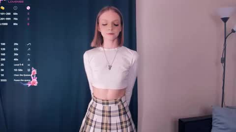 Snapshot of golden__dawn chatting on 11/04/25, 07:29 Jade online show from 11/04/25, 07:29