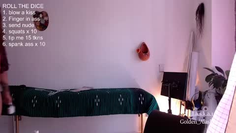 Snapshot of golden_alaska chatting on 01/12/25, 08:03 Alaska online show from 01/12/25, 08:03