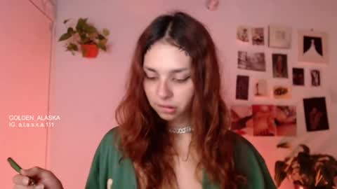 Snapshot of golden_alaska chatting on 09/14/25, 11:26 Alaska online show from 09/14/25, 11:26