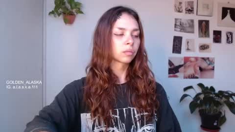 Snapshot of golden_alaska chatting on 09/28/25, 10:37 Alaska online show from 09/28/25, 10:37