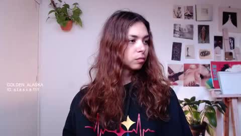 Snapshot of golden_alaska chatting on 10/16/25, 11:33 Alaska online show from 10/16/25, 11:33