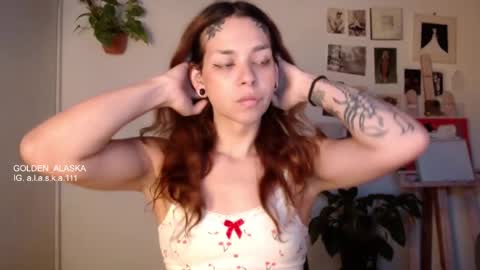 Snapshot of golden_alaska chatting on 10/18/25, 10:49 Alaska online show from 10/18/25, 10:49