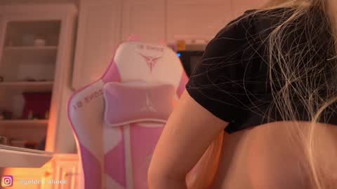 Snapshot of golden_alinee chatting on 02/08/25, 07:27 Aline meow online show from 02/08/25, 07:27