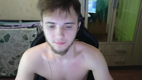 Snapshot of golden_boyyy21 chatting on 04/10/26, 01:33 Golden boyyy21 online show from 04/10/26, 01:33