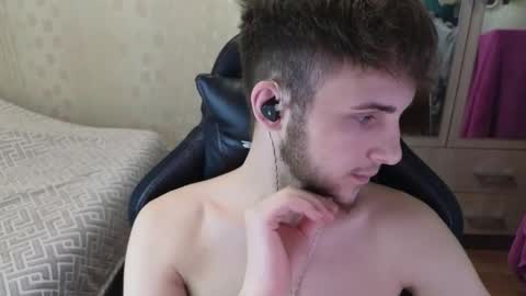 Snapshot of golden_boyyy21 chatting on 04/15/26, 12:39 Golden boyyy21 online show from 04/15/26, 12:39