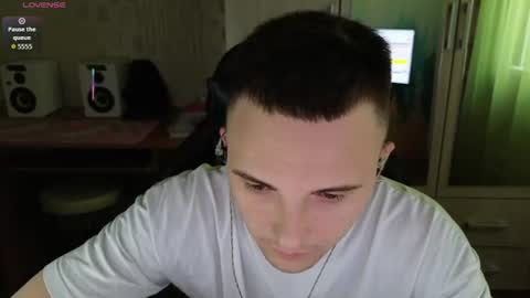 Golden boyyy21 online show from 07/06/26, 08:33