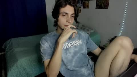 Snapshot of golden_ryan chatting on 05/07/26, 07:36 Jmmmm online show from 05/07/26, 07:36