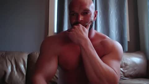 Snapshot of goldenaesthetics92 chatting on 03/31/26, 08:53 Dorian online show from 03/31/26, 08:53