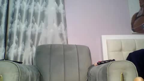 Snapshot of goldencurves_bunny chatting on 03/18/26, 11:13 Bella online show from 03/18/26, 11:13