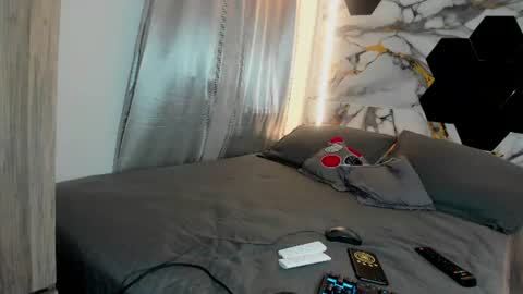 Snapshot of goldendesirexx_ chatting on 06/29/26, 06:52 Golden online show from 06/29/26, 06:52