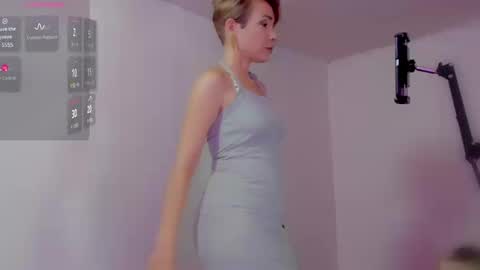 Snapshot of goldengirlrose chatting on 09/12/25, 10:10 goldenrosa online show from 09/12/25, 10:10