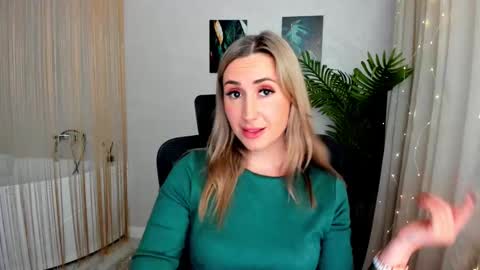 Olivia online show from 02/28/25, 07:35