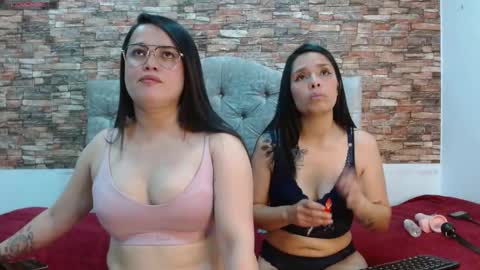 Snapshot of goldentemptationcs chatting on 11/23/25, 03:17 goldentemptation online show from 11/23/25, 03:17