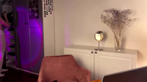 Snapshot of goldydee chatting on 11/11/25, 07:25 Dee online show from 11/11/25, 07:25