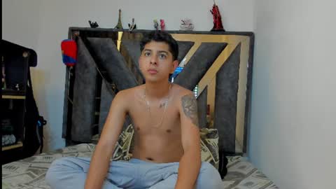 gomez_c_ online show from 07/01/26, 12:07