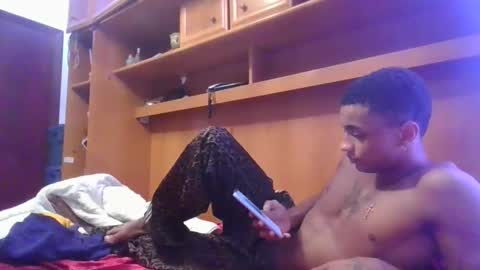 Snapshot of gommez19 chatting on 11/02/25, 06:21 GOMMEZ online show from 11/02/25, 06:21