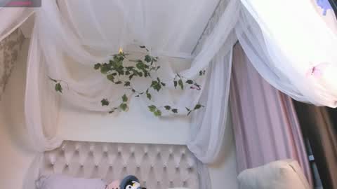 gongjulee online show from 10/24/25, 12:30