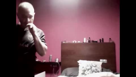 Snapshot of gonzalobilbaogon chatting on 03/14/26, 01:23 gonzalo online show from 03/14/26, 01:23