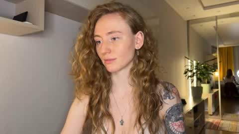 Polly online show from 11/16/25, 01:39